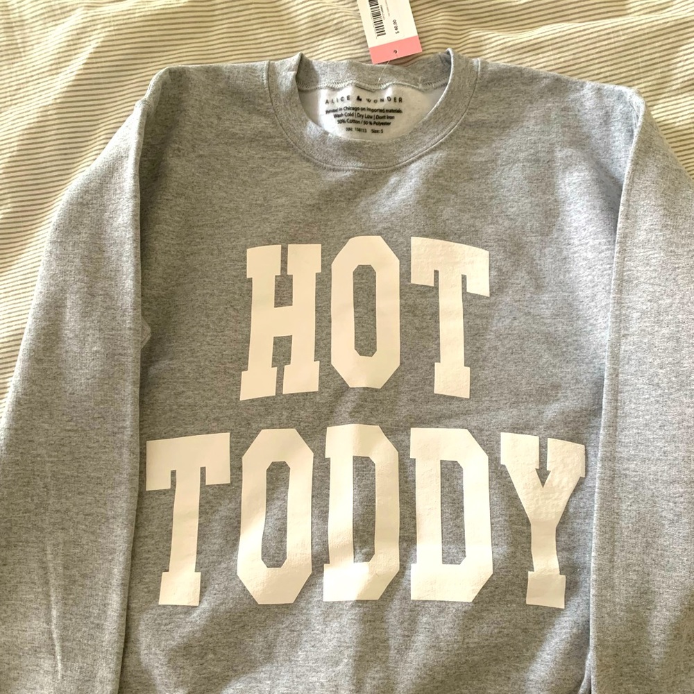 Alice & wonder hot toddy women’s sweatshirt